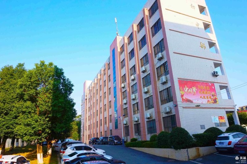 郴州市第四中學教學環境3