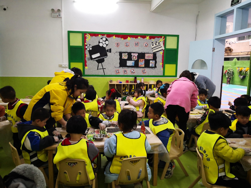 郴州市北湖區迪斯尼幼兒園師生風采